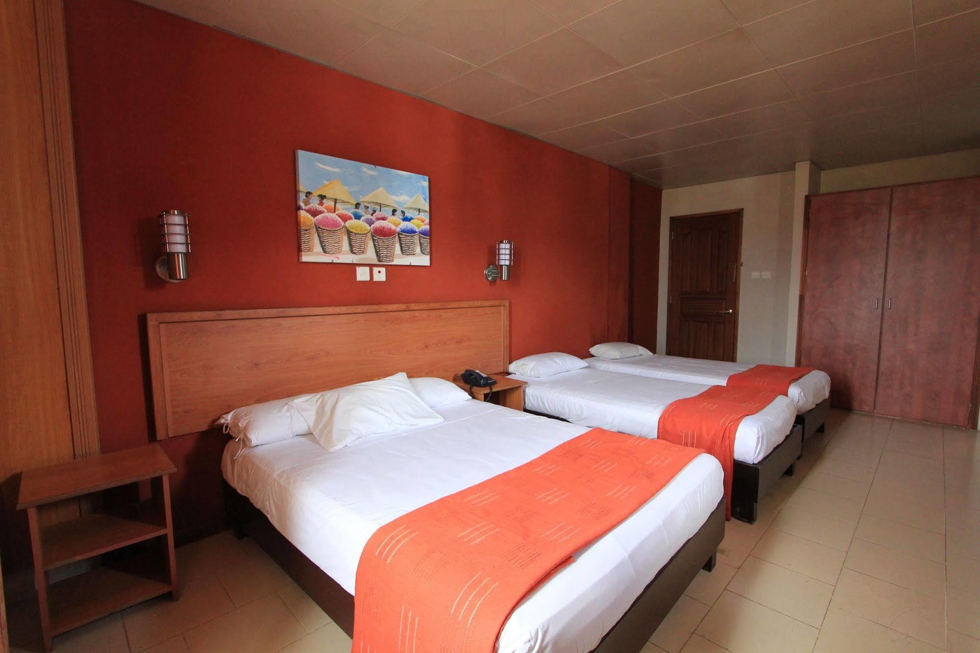 Champ De Mars Hotel Port-Louis